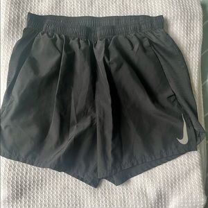 Nike 4” lined running shorts